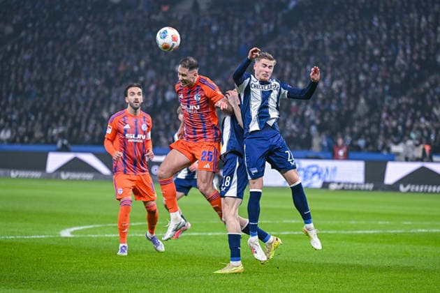 17.01.2026, Fussball, 2. Bundesliga, Saison 2025 2026, 18. Spieltag, Hertha BSC - FC Schalke 04, Nikola Katic (FC Schalke 04), Marten Winkler (Hertha BSC) xRHR-FOTO YYx