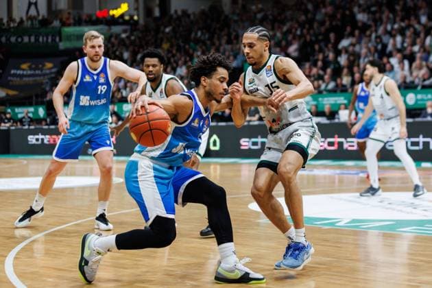 Garai Zeeb (Skyliners Frankfurt) im Zweikampf mit Jordan Roland (Gladiators Trier), Vet Concept Gladiators Trier vs Skyliners Frankfurt, Basketball, easyCredit BBL, 16. Spieltag, Saison 2025 2026, 17.01.2026 Vet Concept Gladiators Trier vs Skyliners Frankfurt, Basketball, easyCredit BBL, 16. Spieltag, Saison 2025 2026, 17.01.2026 Copyright: xEibner-Pressefoto AlexanderxNeisx EP_ANS