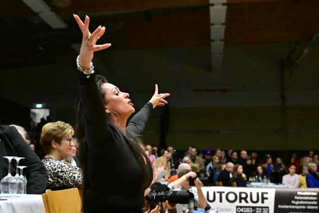 GER; Tanzen, 1. Bundesliga der Lateinformationen 17.01.2025, GER; Tanzen, 1. Bundesliga der Lateinformationen,, Vorrunde, im Bild Gruen-Gold Bremen A-Team mit dem Thema Last Dance Trainerin Uta Albanese