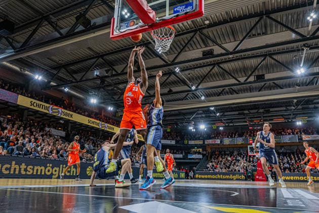 1. Basketball Bundesliga, easyCredit BBL, Saison 2025 2026, Herren, Hauptrunde, 16. Spieltag, 17.01.2026, RASTA Vechta - ALBA Berlin Malcolm Dandridge ( 23 - RASTA Vechta) beim Korbleger Vechta RASTA Dome Niedersachsen Deutschland