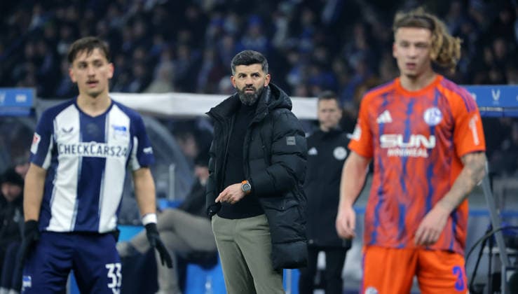 Trainer Miron Muslic, li. Michal Karbownik, re. Mika Wallentowitz Fußball Fussball DFL 2.Bundesliga Herren 18. Spieltag Saison 2025 2026 17.01.2026 Hertha BSC Berlin vs. FC Schalke 04 S04 DFL regulations prohibit any use of photographs as image sequences and or quasi-video