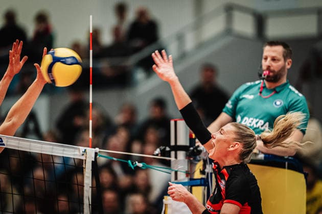 Volleyball Frauen Saison 2025 2026 Volleyball Bundesliga ETV Hamburger Volksbank Volleys vs. SSC Palmberg Schwerin 17.01.2026 Angriff von Lina Köster ( 3, ETV Hamburger Volksbank Volleys) Hamburg CU Arena Hamburg Deutschland