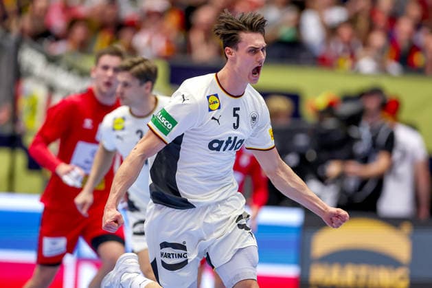 17.01.2026, Handball, Men s EHF EURO 2026, Deutschland - Serbien, Jyske Bank Boxen in Herning, Dänemark, Preliminary Round: Miro Schluroff (Germany 05) jubelnd Dänemark