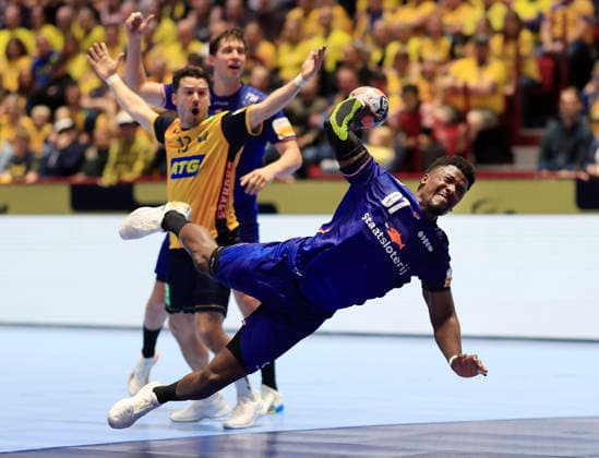MALMÖ, SVERIGE 20260117 Nederländernas Reinier Taboada gör mal under gruppspelsmatchen i handbolls-EM mellan Sverige och Nederländerna i Malmö Arena, Malmö, Sverige, 17 januari, 2026. MALMÖ SVERIGE x10600x