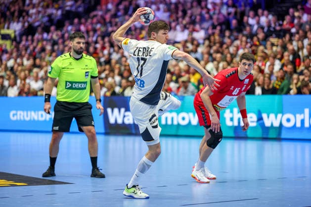 17.01.2026, Handball, Men s EHF EURO 2026, Deutschland - Serbien, Jyske Bank Boxen in Herning, Dänemark, Preliminary Round: Lukas Zerbe (Germany 17) Dänemark