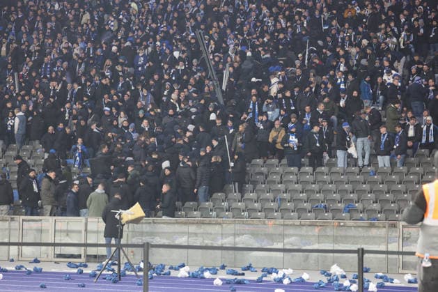 2. Fußball Bundesliga, Hertha BSC - Schalke 04; Die Berliner Ultras erlassen aus Protest das Stadion, während der Begegnung in der 2. Fußball Bundesliga, Hertha BSC Berlin - Schalke 04, 17.01.2026 in Berlin, Olympiastadion. DFB regulations prohibit any use of photographs as image sequences and or quasi video.