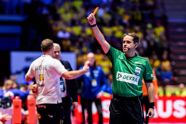 260117 Max Darj of Sweden (not pictured) receives a red card during the EHF European Handball Championship handball match between Sweden and the Netherlands on January 17, 2026 in Malmö. handball handboll handball handbolls-em 2026 sverige sweden nederländerna netherlands ehf european handball championship bbeng bbauto *** 260117 Max Darj of Sweden not pictured receives a red card during the EHF European Handball Championship handball match between Sweden and the Netherlands on January 17, 2026 in Malmö handball handball handballs em 2026 sverige sweden nederländerna netherlands ehf european handball championship bbeng bbauto  Copyright: MATHILDAxSCHULER BB260117MA242