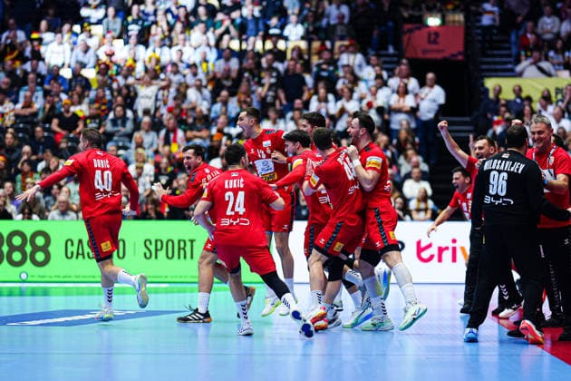 Serbien jubelt Jubel nach Sieg Spielende DEN, Serbien vs. Deutschland, Handball, EHF Europameisterschaft 2026, Gruppe A, Spieltag 2, 17.01.2026 DEN, Serbien vs. Deutschland, Handball, EHF Europameisterschaft 2026, Gruppe A, Spieltag 2, 17.01.2026 Herning Copyright: xEibner-Pressefoto MarcelxvonxFehrnx EP_MFN
