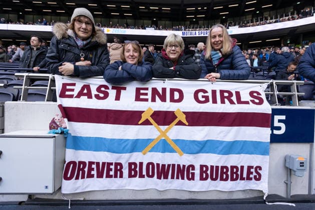 Tottenham Hotspur v West Ham United, Premier League, Football, Tottenham Hotspur Stadium, London, UK - 17 Jan 2026 Female West Ham United fans London Tottenham Hotspur Stadium Tottenham GBR, UK NEWSPAPERS OUT Copyright: xEllixBirchx