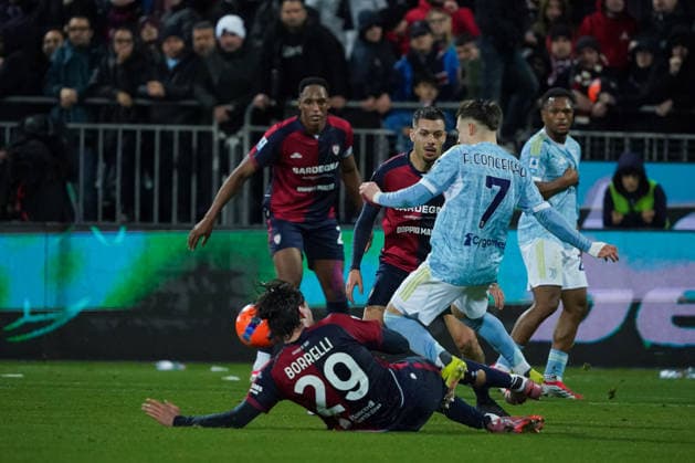 Cagliari Calcio v Juventus FC - Serie A Gennaro Borrelli( 29 Cagliari Calcio),during the Serie A TIM match between Cagliari Calcio and Juventus FC Italy, on January 17, 2026 Cagliari Italy  Copyright: xAlessandroxToccox originalFilename:alessandro-cagliari260117_npu27.jpg