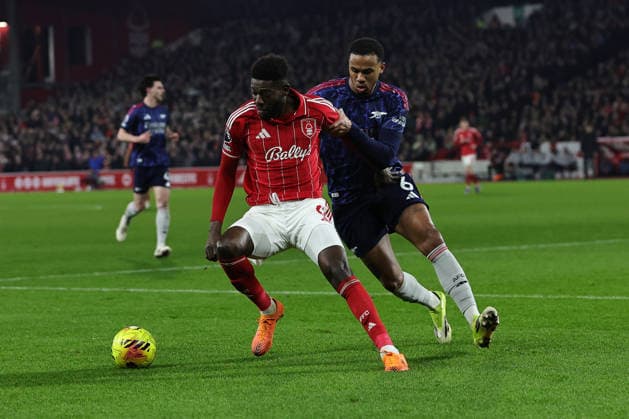 NOTTINGHAM, ENGLAND - JANUARY 17: Ibrahim Sangare of Nottingham Forest controls the ball under pressure from Gabriel of Arsenal during the Premier League match between Nottingham Forest and Arsenal at City Ground on January 17, 2026 in Nottingham, England. (Photo by James Holyoak) SPO 