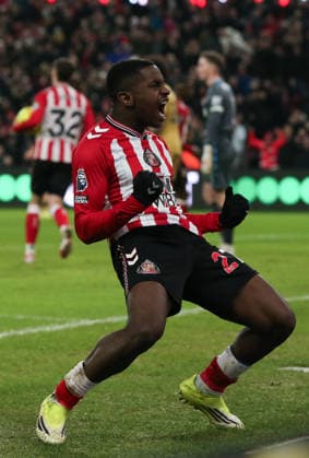 Sunderland v Crystal Palace - Premier League Noah Sadiki of Sunderland plays during the Premier League match between Sunderland and Crystal Palace at the Stadium of Light in Sunderland, England, on January 17, 2026. Sunderland Tyne and Wear United Kingdom  Copyright: xMIxNewsx originalFilename:fletcher-sunderla260117_nphxr.jpg