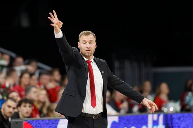 v. l. n. r.: Head-Coach Anton Gavel (Bamberg Baskets) 17.01.2026, Basketball, BBL, BMA365 Bamberg Baskets vs. Fitness First Wuerzburg Baskets, GER, Bamberg, Brose Arena. Copyright: HMBxMedia xHeikoxBecker