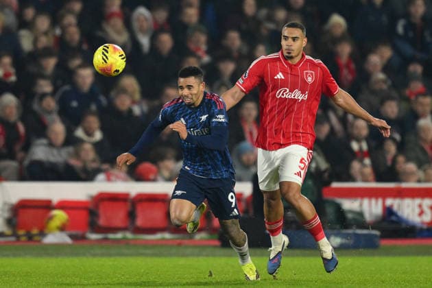 Nottingham Forest v Arsenal - Premier League Gabriel Jesus of Arsenal is in action under pressure from Murillo of Nottingham Forest during the Premier League match between Nottingham Forest and Arsenal at the City Ground in Nottingham, England, on January 17, 2026. Nottingham Nottinghamshire United Kingdom  Copyright: xMIxNewsx originalFilename:fletcher-nottingh260117_npplQ.jpg