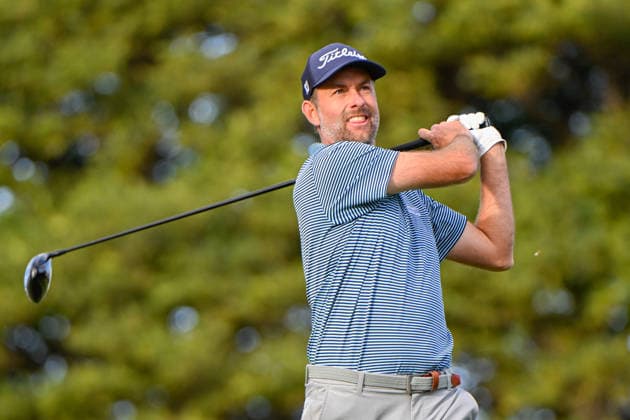 HONOLULU, HI - JANUARY 17: Webb Simpson (USA) watches his tee shot on 2 during the third round of the Sony Open on January 17, 2026, at Waialae Country Club, Honolulu, Hawaii. (Photo by Ken Murray Icon Sportswire) GOLF: JAN 17 PGA, Golf Herren Sony Open in Hawaii EDITORIAL USE ONLY Icon2601170113