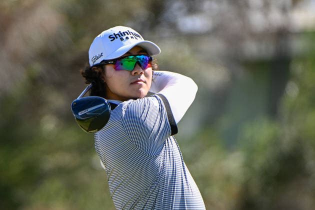 HONOLULU, HI - JANUARY 17: S.H. Kim (KOR) watches his tee shot on 1 during the third round of the Sony Open on January 17, 2026, at Waialae Country Club, Honolulu, Hawaii. (Photo by Ken Murray Icon Sportswire) GOLF: JAN 17 PGA, Golf Herren Sony Open in Hawaii EDITORIAL USE ONLY Icon2601170473