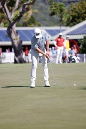 January 17, 2026, Honolulu, Hawaii, USA: SAM STEVENS putts on the 9th green during Round 3 of the 2026 Sony Open in Honolulu, Hawaii on January 17, 2026. Honolulu USA - ZUMAm310 20260117_zsp_m310_087 Copyright: xElliotxMilesx