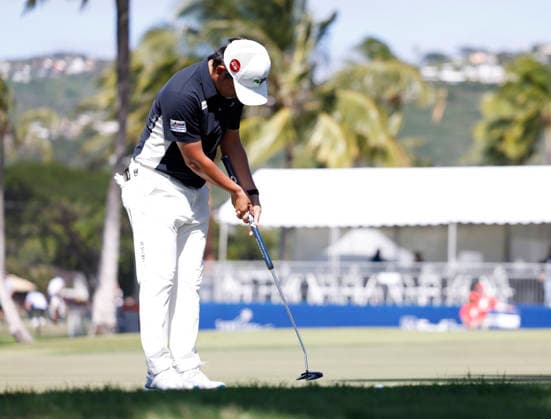 January 17, 2026, Honolulu, Hawaii, USA: KOTA KANEKO putts on the 9th green during Round 3 of the 2026 Sony Open in Honolulu, Hawaii on January 17, 2026. Honolulu USA - ZUMAm310 20260117_zsp_m310_108 Copyright: xElliotxMilesx