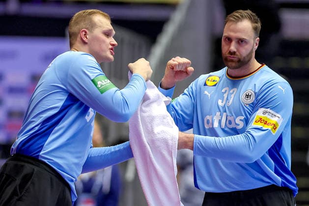 17.01.2026, Handball, Men s EHF EURO 2026, Deutschland - Serbien, Jyske Bank Boxen in Herning, Dänemark, Preliminary Round: David Späth (Germany 01) zusammen neben Andreas Wolff (Germany 33) Dänemark