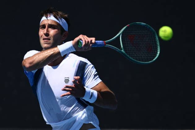 TENNIS AUSTRALIAN OPEN, Tomas Martin Etcheverry of Argentina in action during the Men™s 1st round match against Miomir Kecmanovic of Serbia on day 1 of the 2026 Australian Open tennis tournament at Melbourne Park in Melbourne, Sunday, January 18, 2026. ( NO ARCHIVING MELBOURNE VICTORIA AUSTRALIA  Copyright: xJOELxCARRETTx 20260118113437027924
