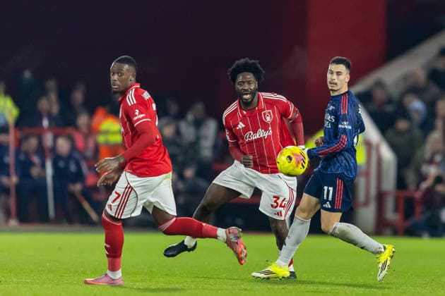 Nottingham Forest v Arsenal, Premier League Nottingham Forest defender Ola Aina (34) plays a pass during the Premier League match between Nottingham Forest and Arsenal at the City Ground, Nottingham, UK on 17 January 2026. Nottingham City Ground Nottinghamshire UK Editorial use only DataCo restrictions apply See www.football-dataco.com , Copyright: xManjitxNarotrax PSI-23577-0206