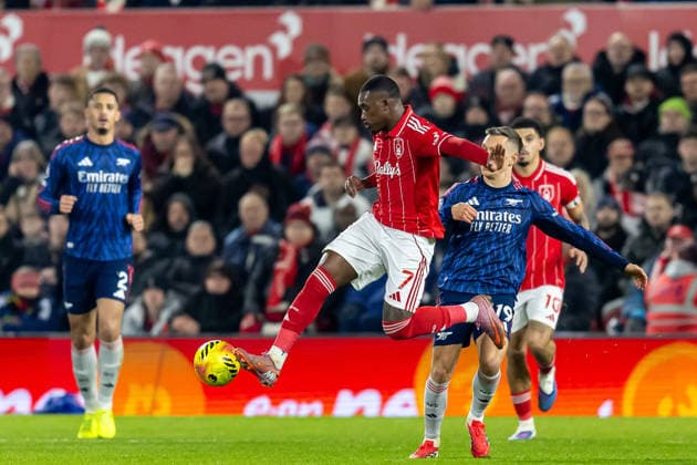 Nottingham Forest v Arsenal, Premier League Nottingham Forest midfielder Callum Hudson-Odoi (7) controls ball during the Premier League match between Nottingham Forest and Arsenal at the City Ground, Nottingham, UK on 17 January 2026. Nottingham City Ground Nottinghamshire UK Editorial use only DataCo restrictions apply See www.football-dataco.com , Copyright: xManjitxNarotrax PSI-23577-0211