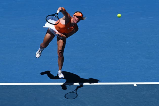 TENNIS AUSTRALIAN OPEN, Leolia Jeanjean of France serves during the Women™s 1st round match against Maria Sakkari of Greece on day 1 of the 2026 Australian Open tennis tournament at Melbourne Park in Melbourne, Sunday, January 18, 2026. ( NO ARCHIVING MELBOURNE VICTORIA AUSTRALIA  Copyright: xJOELxCARRETTx 20260118116535101221
