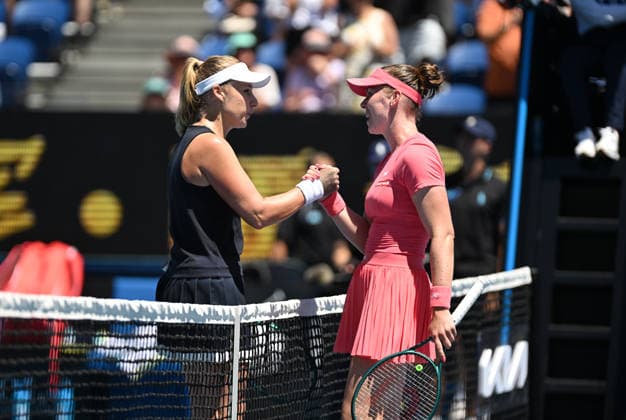 TENNIS AUSTRALIAN OPEN, Talia Gibson of Australia (r) shakes hands with Anna Blinkova of Russia after winning her Women™s 1st round match on day 1 of the 2026 Australian Open tennis tournament at Melbourne Park in Melbourne, Wednesday, January 14, 2026. ( NO ARCHIVING MELBOURNE VICTORIA AUSTRALIA  Copyright: xLUKASxCOCHx 20260118185636352518