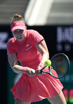 TENNIS AUSTRALIAN OPEN, Talia Gibson of Australia returns during her Women™s 1st round match against Anna Blinkova of Russia on day 1 of the 2026 Australian Open tennis tournament at Melbourne Park in Melbourne, Wednesday, January 14, 2026. ( NO ARCHIVING MELBOURNE VICTORIA AUSTRALIA  Copyright: xLUKASxCOCHx 20260118138647355520
