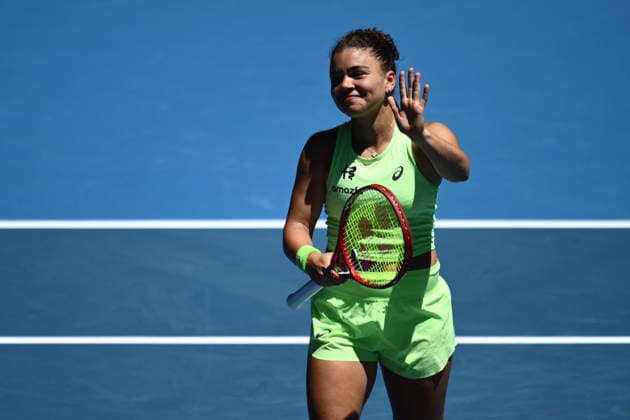 TENNIS AUSTRALIAN OPEN, Jasmine Paolini of Italy celebrates winning the Women™s 1st round match against Aliaksandra Sasnovich of Belarus on day 1 of the 2026 Australian Open tennis tournament at Melbourne Park in Melbourne, Sunday, January 18, 2026. ( NO ARCHIVING MELBOURNE VICTORIA AUSTRALIA  Copyright: xJOELxCARRETTx 20260118158414252816