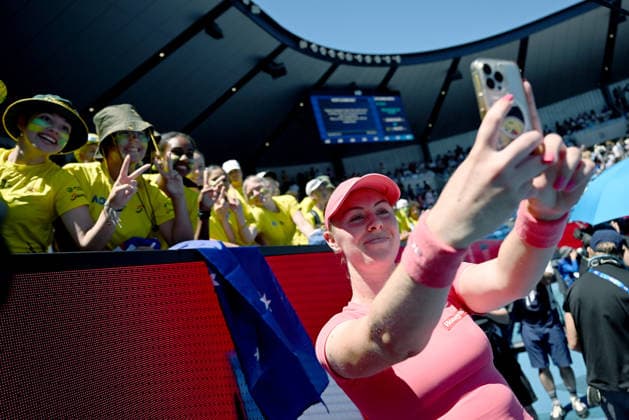 TENNIS AUSTRALIAN OPEN, Talia Gibson of Australia takes photos with fans following her Women™s 1st round win against Anna Blinkova of Russia on day 1 of the 2026 Australian Open tennis tournament at Melbourne Park in Melbourne, Wednesday, January 14, 2026. ( NO ARCHIVING MELBOURNE VICTORIA AUSTRALIA  Copyright: xLUKASxCOCHx 20260118143171376264