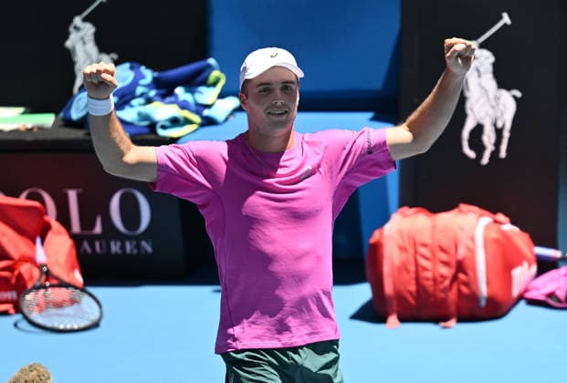 TENNIS AUSTRALIAN OPEN, Arthur Fery of Great Britain celebrates winning the Men™s 1st round match against Flavio Cobolli of Italy on day 1 of the 2026 Australian Open tennis tournament at Melbourne Park in Melbourne, Wednesday, January 14, 2026. ( NO ARCHIVING MELBOURNE VICTORIA AUSTRALIA  Copyright: xLUKASxCOCHx 20260118128955989604