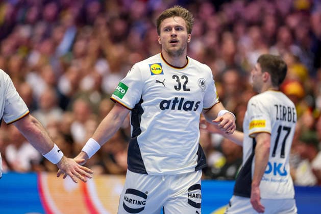 17.01.2026, Handball, Men s EHF EURO 2026, Deutschland - Serbien, Jyske Bank Boxen in Herning, Dänemark, Preliminary Round: Franz Semper (Germany 32) jubelnd Dänemark