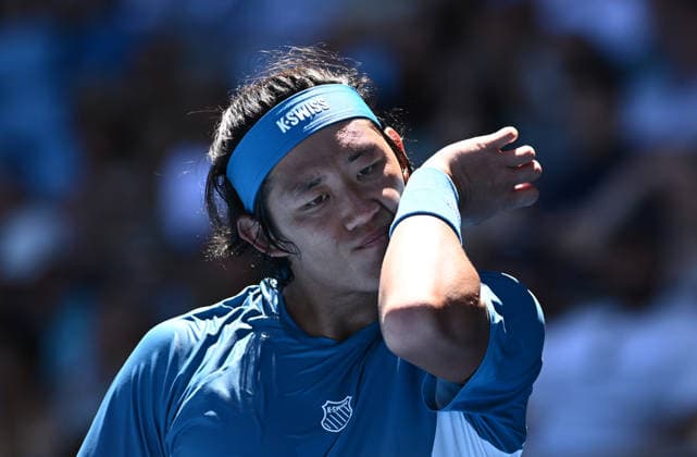 TENNIS AUSTRALIAN OPEN, Zhizhen Zhang of China reacts during the Men™s 1st round match against Francisco Cerundolo of Argentina on day 1 of the 2026 Australian Open tennis tournament at Melbourne Park in Melbourne, Sunday, January 18, 2026. ( NO ARCHIVING MELBOURNE VICTORIA AUSTRALIA  Copyright: xJOELxCARRETTx 20260118132883724164