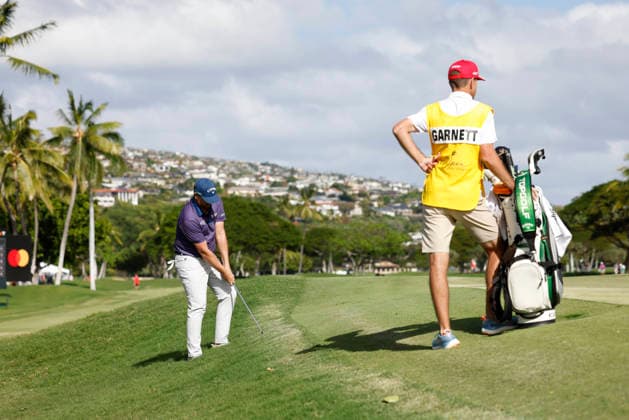 January 17, 2026, Honolulu, Hawaii, USA: BRICE GARNETT makes a chip shot at the 18th green during Round 3 of the 2026 Sony Open in Honolulu, Hawaii on January 17, 2026. Honolulu USA - ZUMAm310 20260117_zsp_m310_131 Copyright: xElliotxMilesx