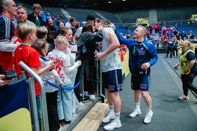 European Handball Championship, Czech Republic Norway Baerum 20260117 Vetle Ronningen with partner Sofie Skjolde during the European Handball Championship between the Czech Republic and Norway in Unity arena Photo Stian Lysberg Solum NTB Baerum Norway DWbKn6Jzoas EDITORIAL USE ONLY Ref BNCDWbKn6Jzoas jpg  Copyright: xStianxLysbergxSolumx xNTBx Baerum Norge EDITORIAL USE ONLY. RESTRICTED USE FOR BETTING COMPANIES Ref:_BNCDWbKn6Jzoas.jpg