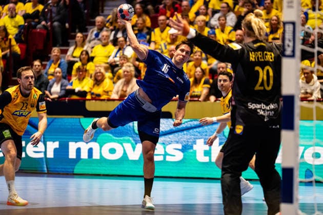 Netherlands v Sweden, EHF Euro 2026, Malmo, Sweden Malmo, Sweden - 2026, January 17 : Lars Kooij (15) of Netherlands seen during the EHF Euro 2026 match between Netherlands v Sweden at Malmo Arena, Malmo on 17 01 2026 Sweden, Malmo, Malmö Arena  Copyright: xGonzalesxPhoto TobiasxJorgensenx