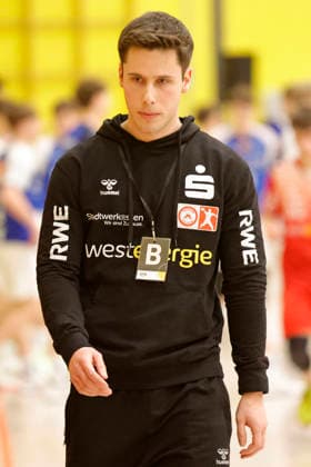17.01.2026 Handball Meisterrunde B-Junioren TSV Pfungstadt - TuSEM Essen (33:36) konzentriert Trainer Florian Buddenborg (TuSEM) vor der Auszeit Ansprache Pfungstadt Hessen Deutschland