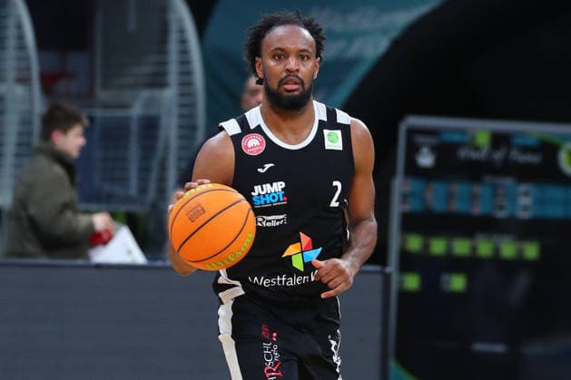 18. Spieltag der Basketball 2. Bundesliga ProA in der Oberfrankenhalle in Bayreuth Saison 2025-2026 BBC Bayreuth gegen Paderborn Baskets Branden Maughmer (Paderborn Baskets) -2-