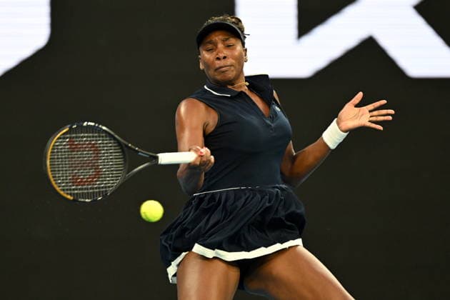 TENNIS AUSTRALIAN OPEN, Venus Williams of the United States in action against Olga Danilovic of Serbia during the Women™s Singles first round match on day 1 of the 2026 Australian Open tennis tournament at Melbourne Park in Melbourne, Sunday, January 18, 2026. ( NO ARCHIVING MELBOURNE VICTORIA AUSTRALIA  Copyright: xLUKASxCOCHx 20260118146571065653