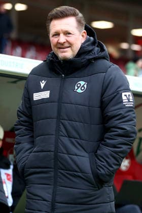 2. Bundesliga: 1. FC Kaiserslautern - Hannover 96 am 18.01.2026 im Fritz-Walter-Stadion in Kaiserslautern Trainer Christian Titz (Hannover 96)