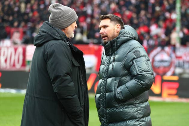 2. Bundesliga: 1. FC Kaiserslautern - Hannover 96 am 18.01.2026 im Fritz-Walter-Stadion in Kaiserslautern Geschäftsführer Jörg Schmadtke (Hannover 96) Patrick Helmes
