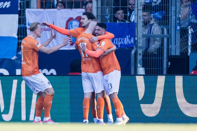 2. Fussball Bundesliga, VfL Bochum - SV Darmstadt 98; 18.01.2026 Jubel zum 0:1 durch Fraser Hornby (SV Darmstadt 98, 9) 2. Fussball Bundesliga, VfL Bochum - SV Darmstadt 98, VONONVIA Ruhrstadion am 18.01.2026 DFL REGULATIONS PROHIBIT ANY USE OF PHOTOGRAPHS AS IMAGE SEQUENCES AND OR QUASI-VIDEO.