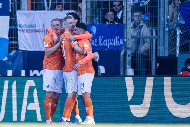 2. Fussball Bundesliga, VfL Bochum - SV Darmstadt 98; 18.01.2026 Jubel zum 0:1 durch Fraser Hornby (SV Darmstadt 98, 9) 2. Fussball Bundesliga, VfL Bochum - SV Darmstadt 98, VONONVIA Ruhrstadion am 18.01.2026 DFL REGULATIONS PROHIBIT ANY USE OF PHOTOGRAPHS AS IMAGE SEQUENCES AND OR QUASI-VIDEO.