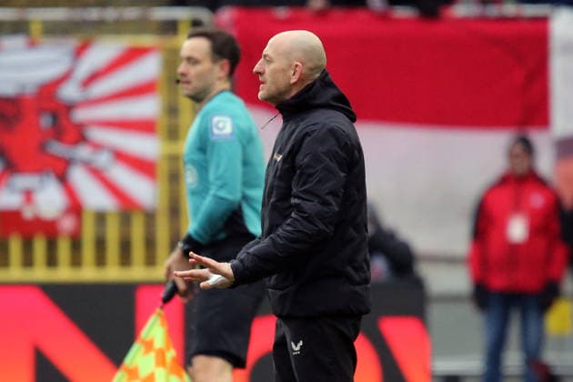 2. Bundesliga: 1. FC Kaiserslautern - Hannover 96 am 18.01.2026 im Fritz-Walter-Stadion in Kaiserslautern Trainer Torsten Lieberknecht (1. FC Kaiserslautern)