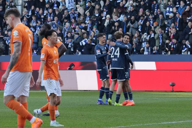 18.01.2026, xgrfx, Fussball 2.Bundesliga, VfL Bochum - SV Darmstadt 98 v.l. Tor, Francis Onyeka (VfL Bochum) (DFL DFB REGULATIONS PROHIBIT ANY USE OF PHOTOGRAPHS as IMAGE SEQUENCES and or QUASI-VIDEO) Bochum