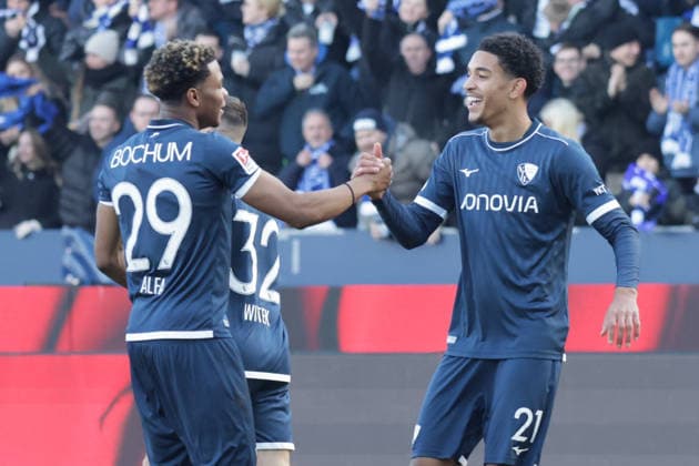 18.01.2026, xgrfx, Fussball 2.Bundesliga, VfL Bochum - SV Darmstadt 98 v.l. Tor, Francis Onyeka (VfL Bochum) (DFL DFB REGULATIONS PROHIBIT ANY USE OF PHOTOGRAPHS as IMAGE SEQUENCES and or QUASI-VIDEO) Bochum