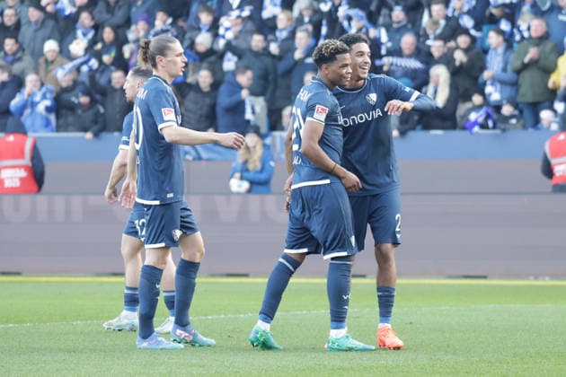 18.01.2026, xgrfx, Fussball 2.Bundesliga, VfL Bochum - SV Darmstadt 98 v.l. Tor, Francis Onyeka (VfL Bochum) (DFL DFB REGULATIONS PROHIBIT ANY USE OF PHOTOGRAPHS as IMAGE SEQUENCES and or QUASI-VIDEO) Bochum