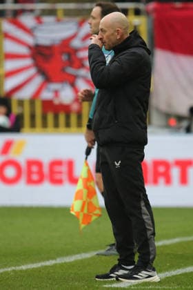 2. Bundesliga: 1. FC Kaiserslautern - Hannover 96 am 18.01.2026 im Fritz-Walter-Stadion in Kaiserslautern Trainer Torsten Lieberknecht (1. FC Kaiserslautern)