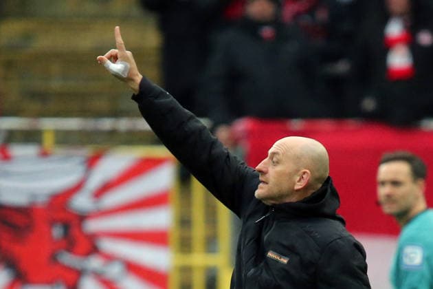 2. Bundesliga: 1. FC Kaiserslautern - Hannover 96 am 18.01.2026 im Fritz-Walter-Stadion in Kaiserslautern Trainer Torsten Lieberknecht (1. FC Kaiserslautern)